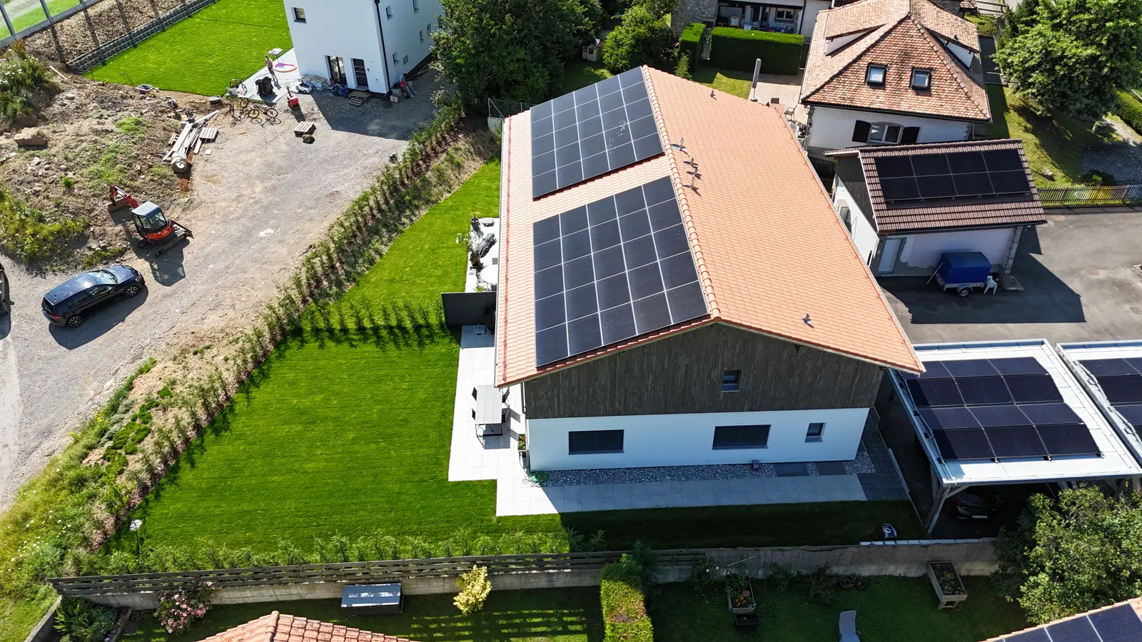 Seconde villa, toiture et couvert à voitures